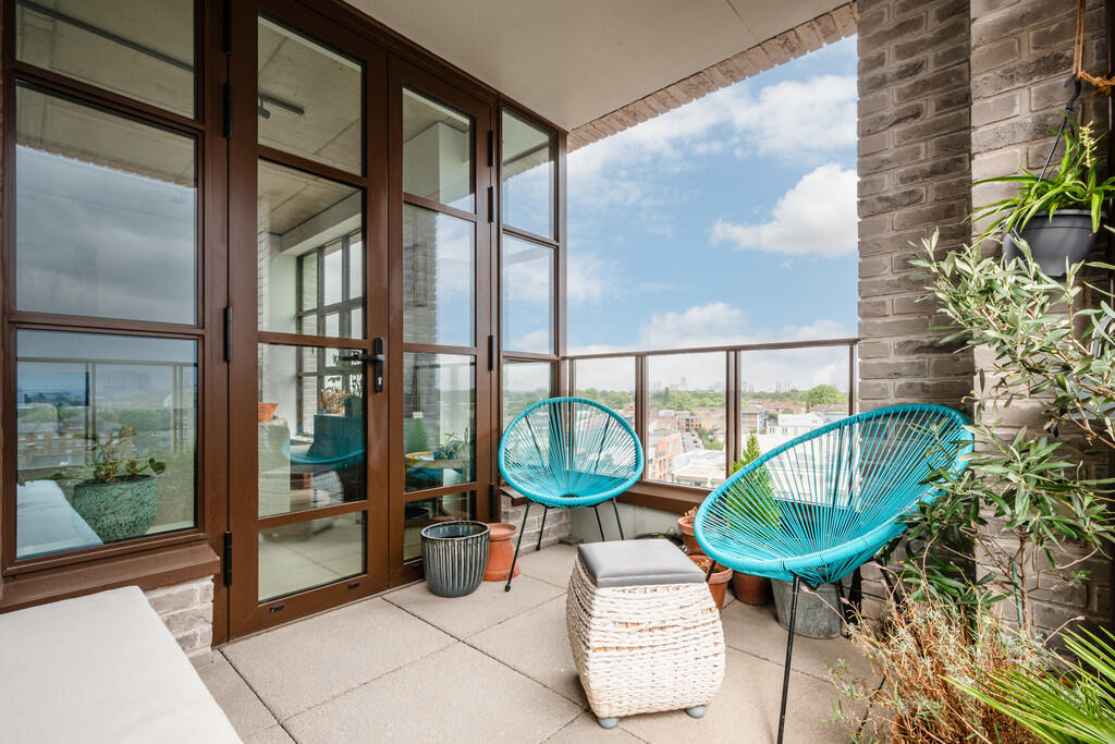 Empress Works 703...