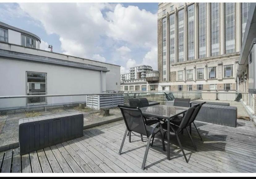 terrace shot 132 wallis.jpg