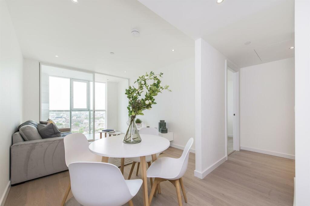 Dining Area &amp; Kitchen.jpg