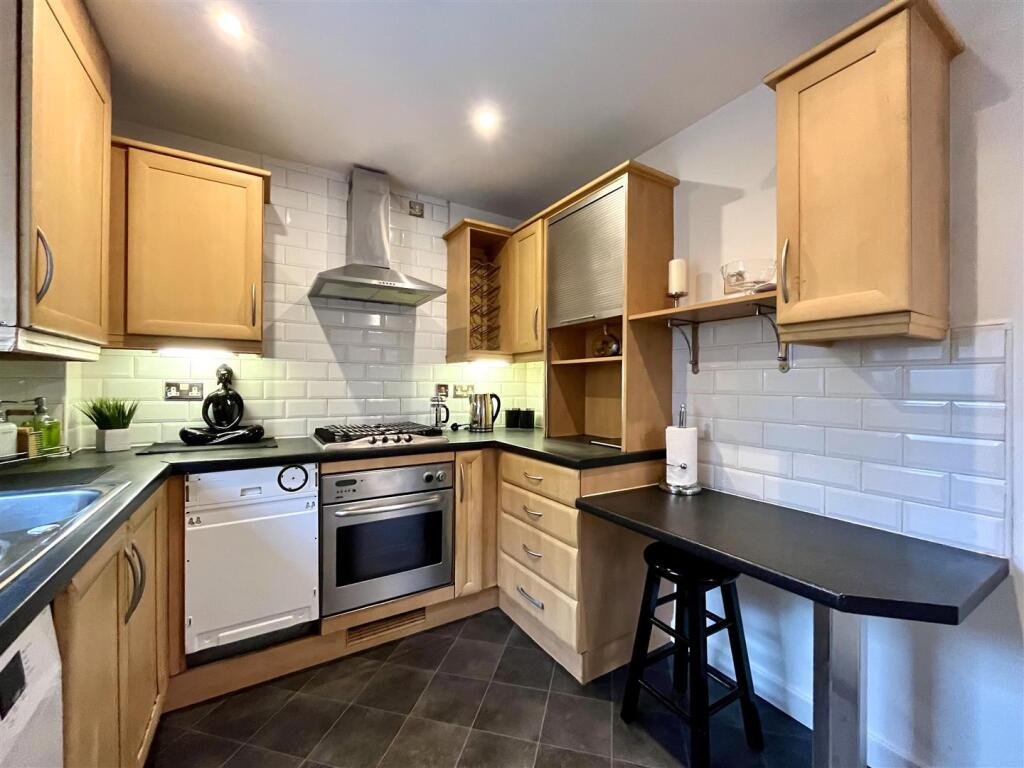 Breakfast Kitchen Aspect 2