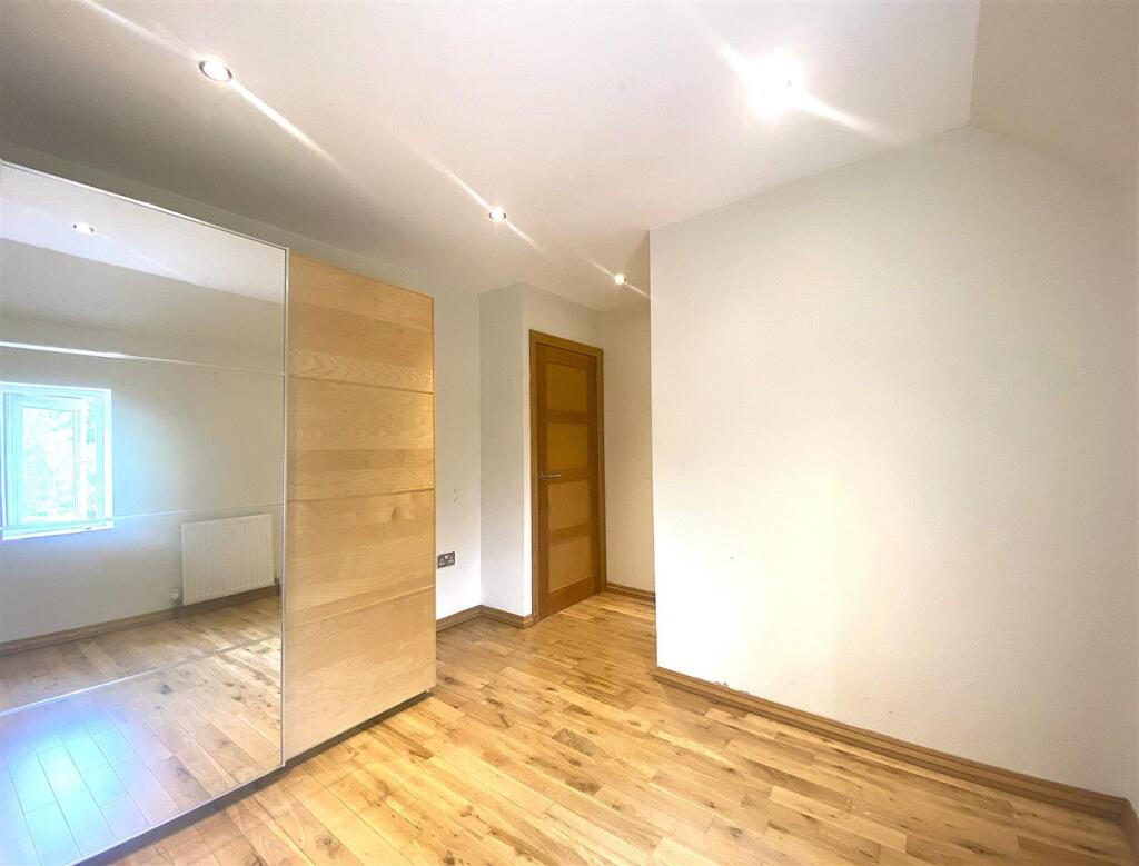 BEDROOM 2.jpeg