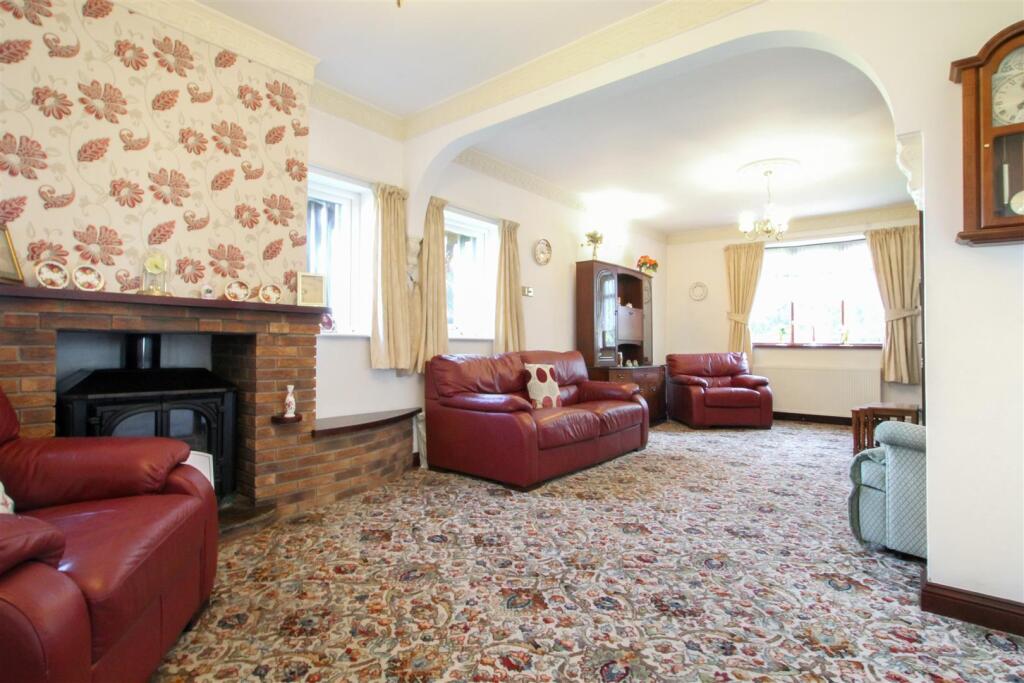 Lounge-1-1.jpg