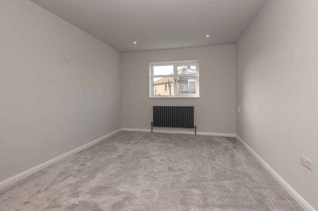 Master Bedroom (2...