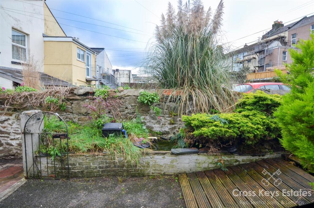 Garden &amp; Parking