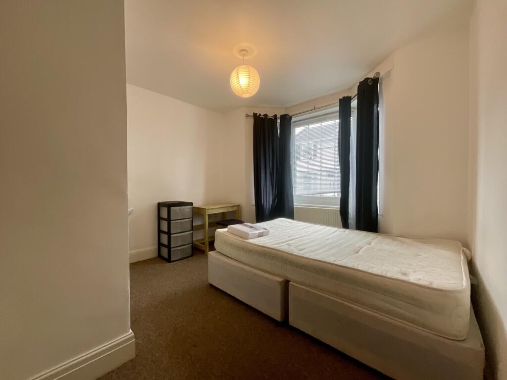50 Beaconsfield Road - Bedroom 1 (1)