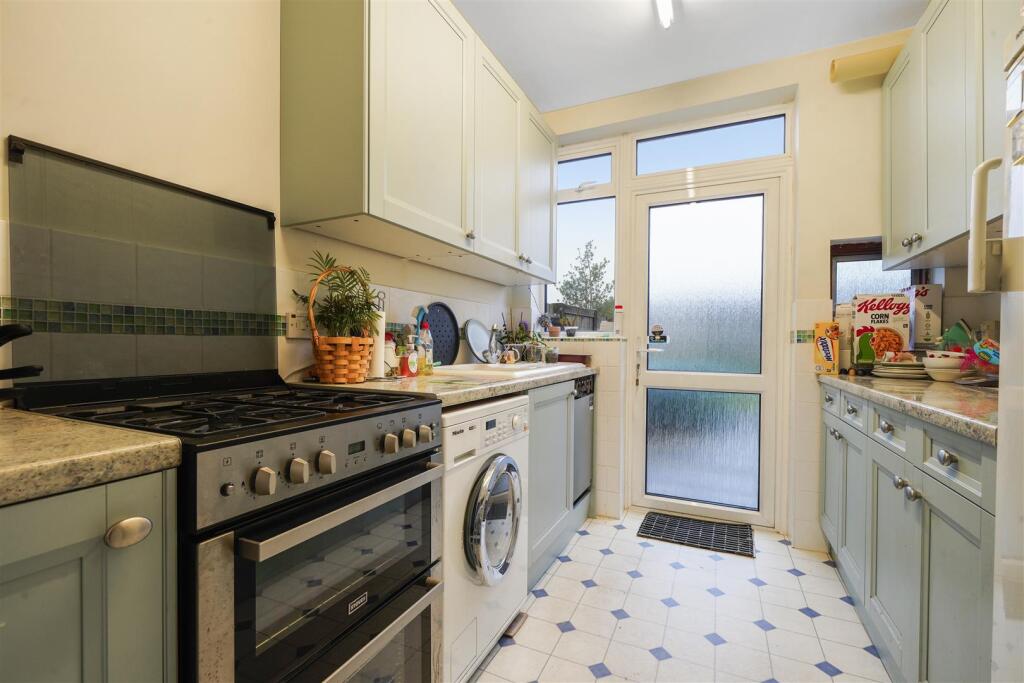 64 Wood End Road - nX0Onq7NgptLMq0XlZCl.jpg