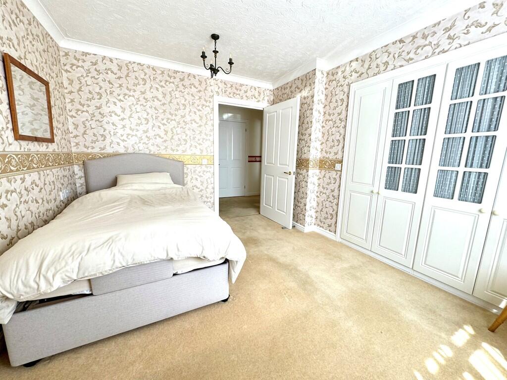 8 Alston Court be...
