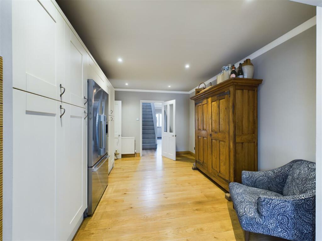 KITCHEN/ INNER HALLWAY