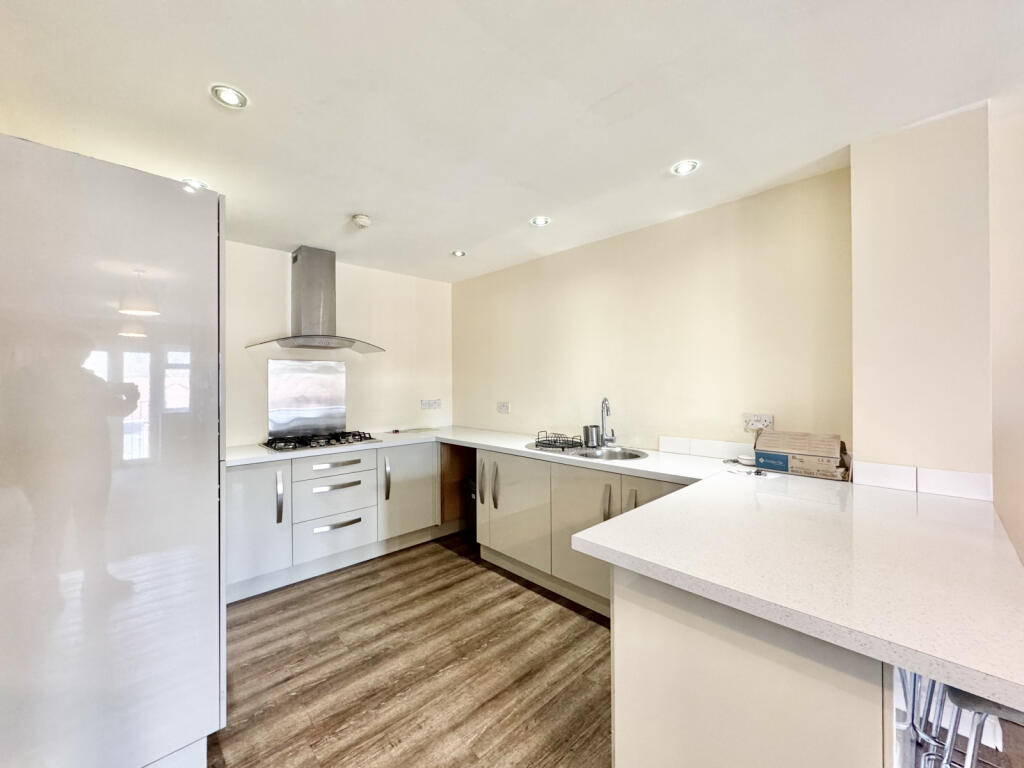 2 Bedroom Maisonette for Rent