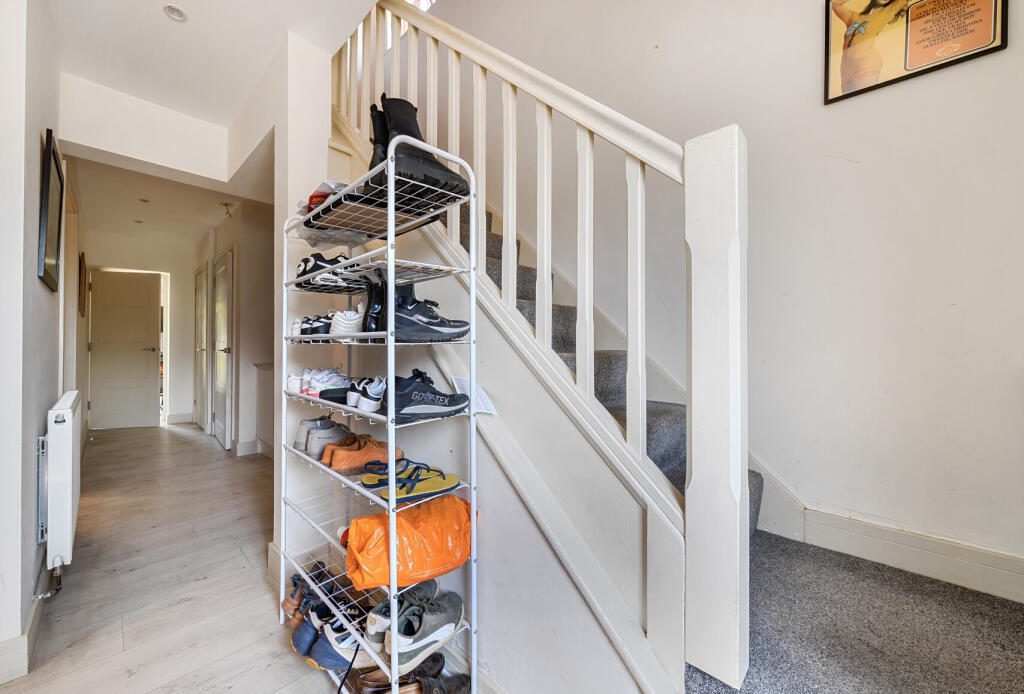 1303874-4-68553c6...