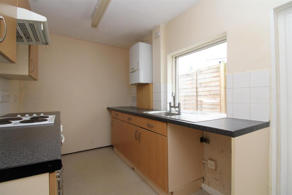 kitchen 2.JPG