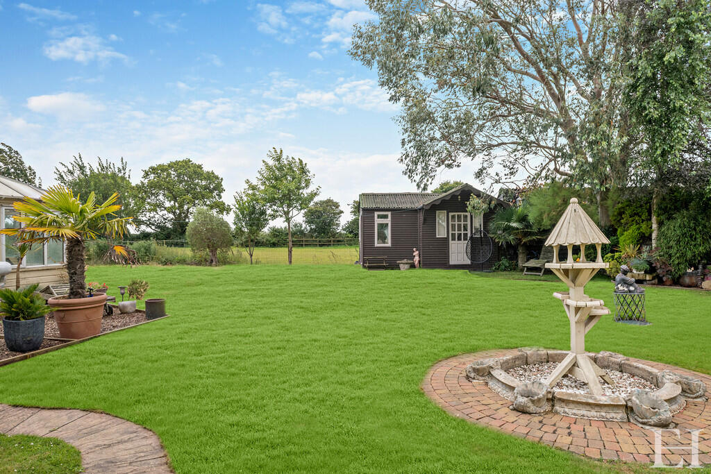 8608488-exteriorW...