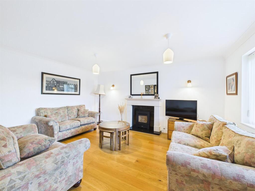3 - 4 bed detached house.jpg