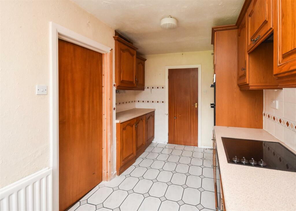 30 Sytch Lane - Kitchen.jpg