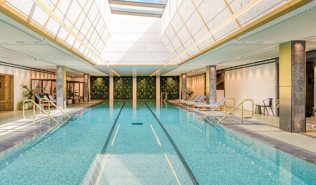 25m Swimming Pool