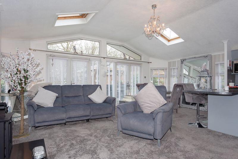 LOUNGE/DINER/KITCHEN