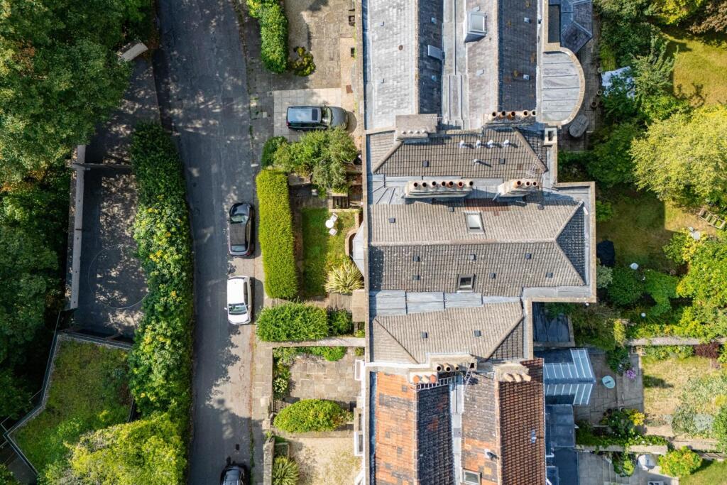 Flat 1 7 Mount Beacon BA1 5QP-20.jpg