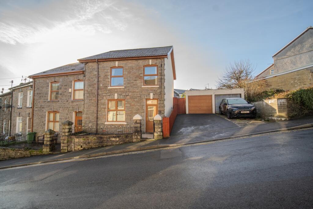 Pen-y-graig Terrace, Ynys-y-bwl, Pontypridd, Rhondda Cynon Taff