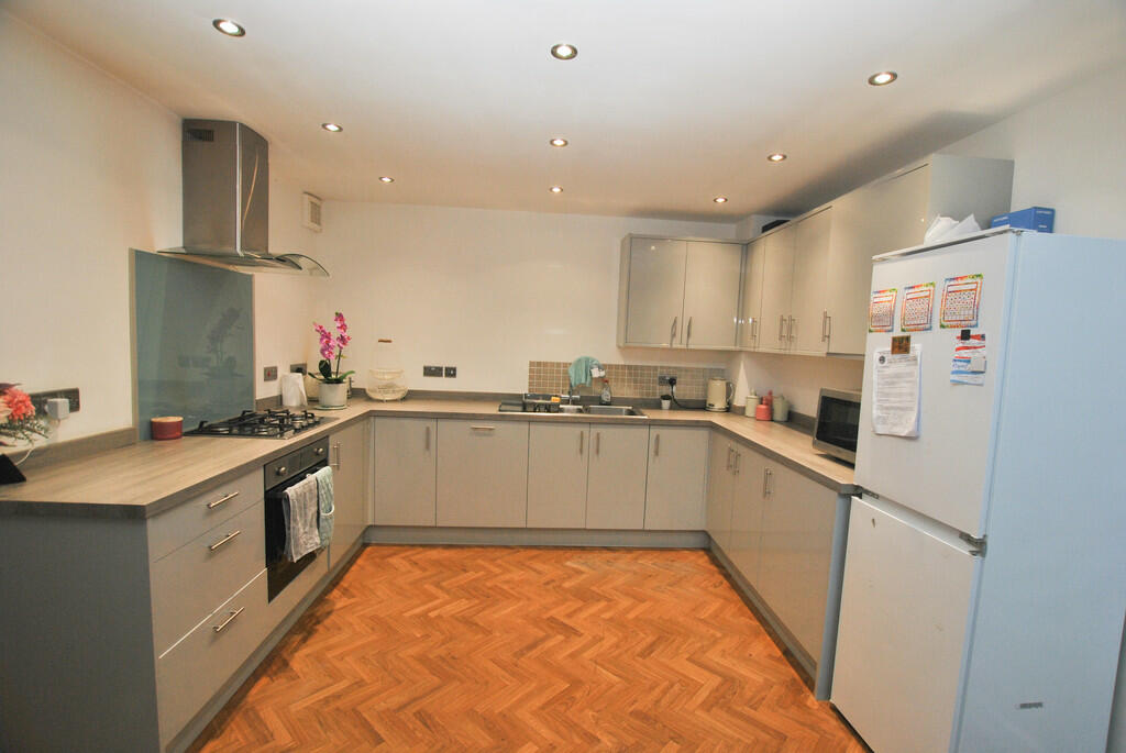 Kitchen2_edited