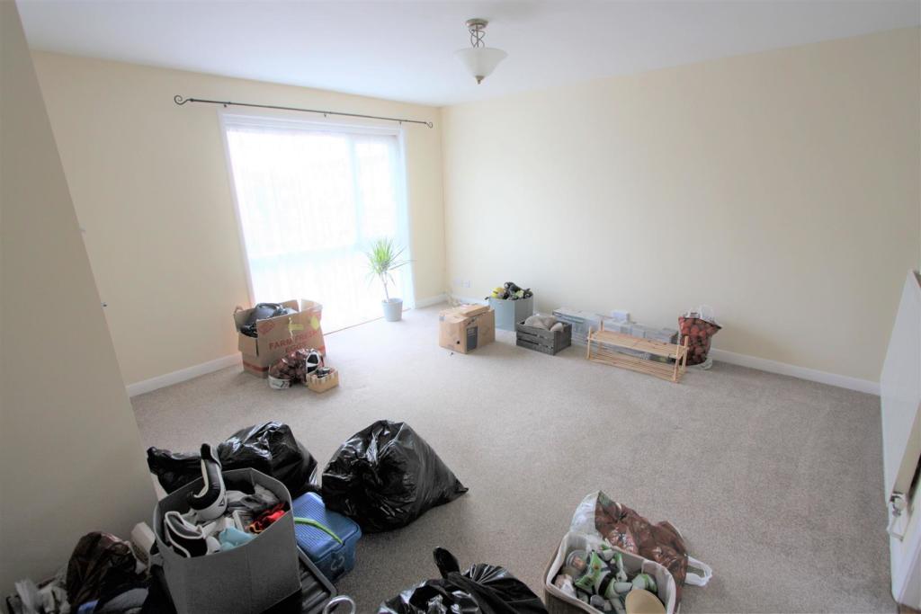 24 Dale Road Lounge