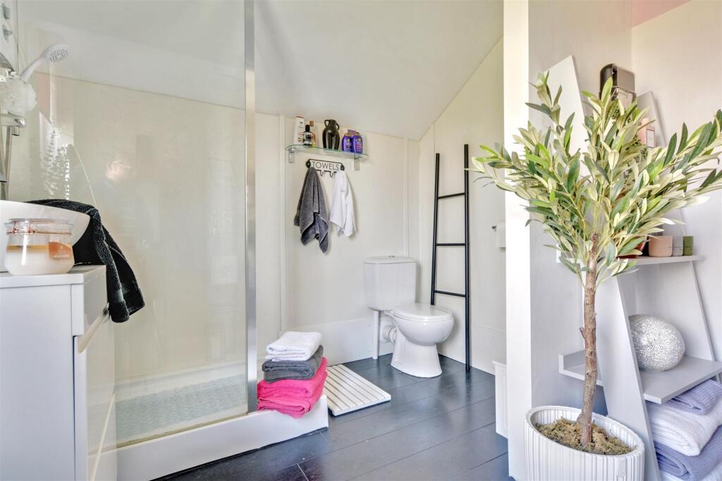 Shower Room_3.jpeg