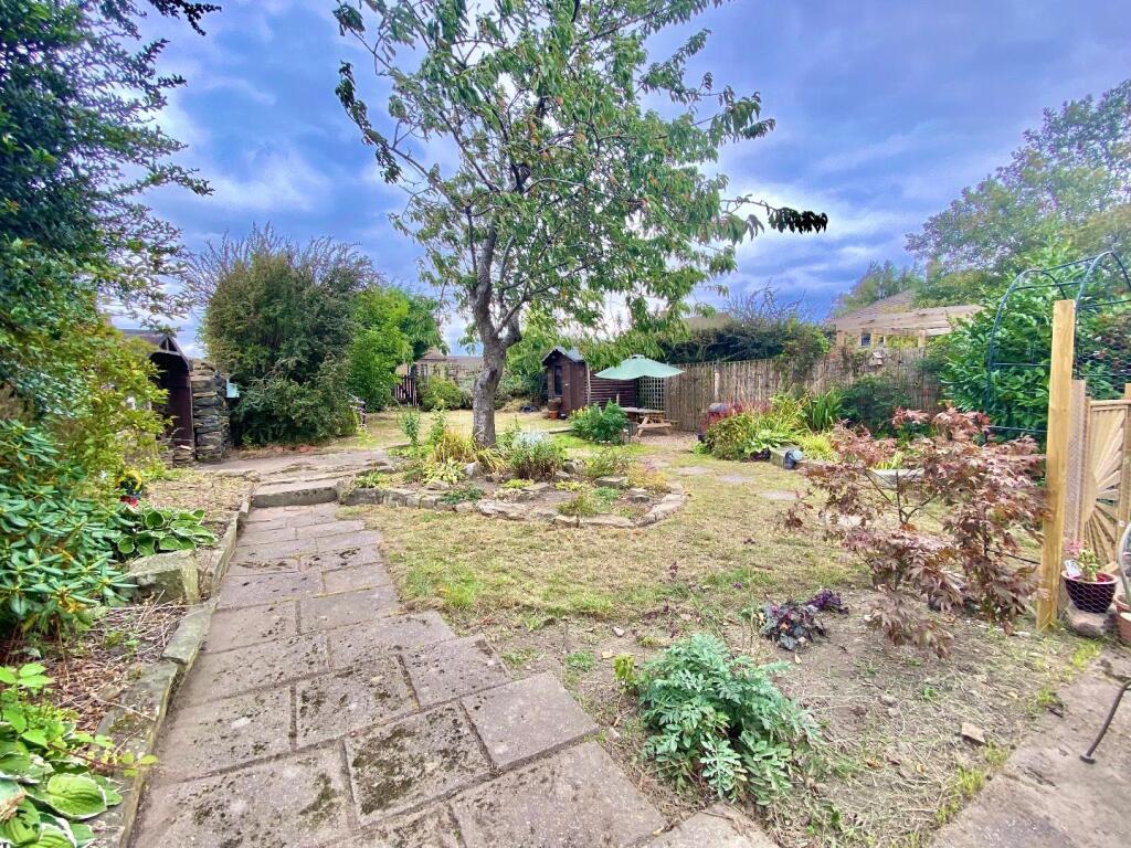 FURTHER EXTERNAL PHOTOGRAPHS