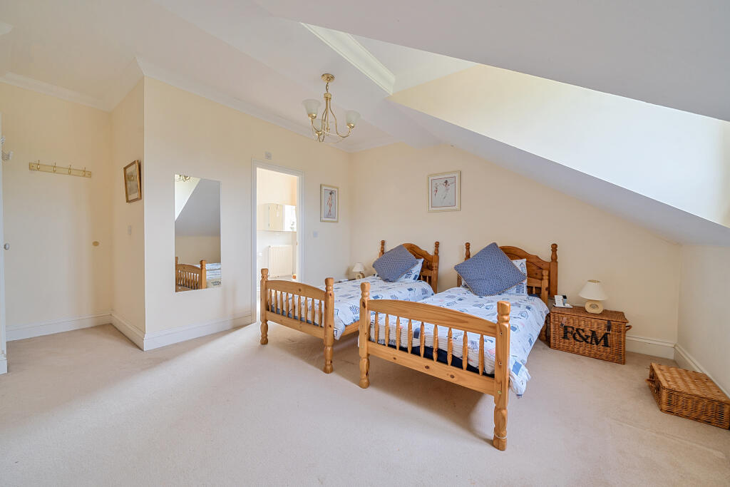 1301851-21-684c0b6798f81