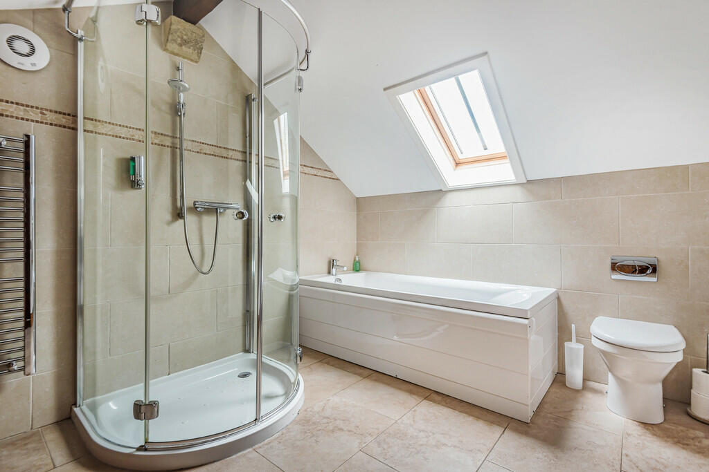 Master Ensuite 