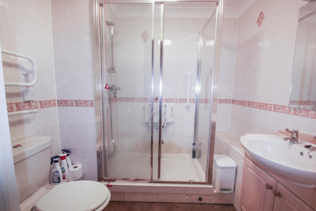 SHOWER ROOM