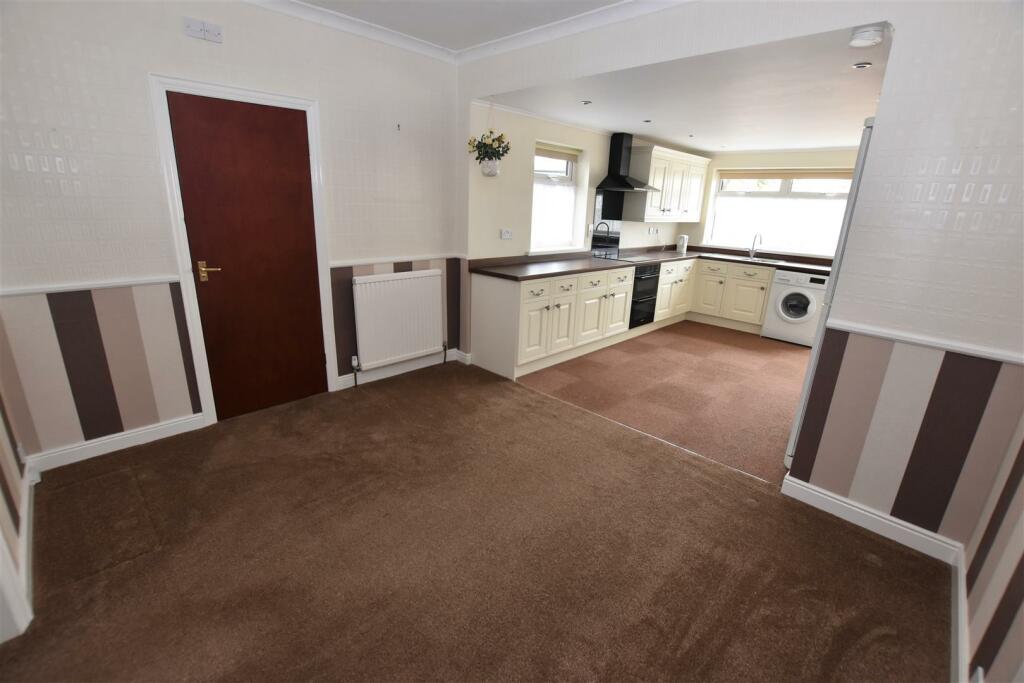 Dining Area to Kitchen.jpg