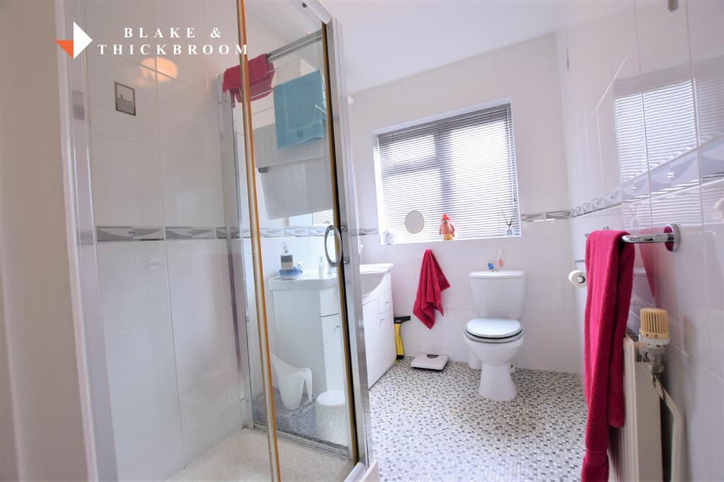 SHOWER ROOM