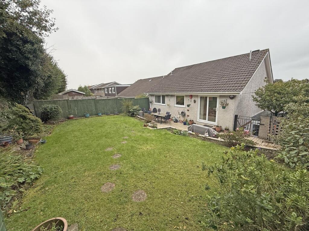 Dunraven Drive 81 - Rear.jpg