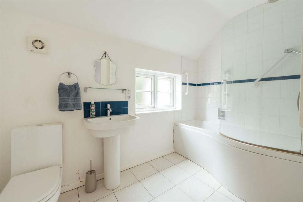 34 Benslow Lane, Hitchin-13.jpg