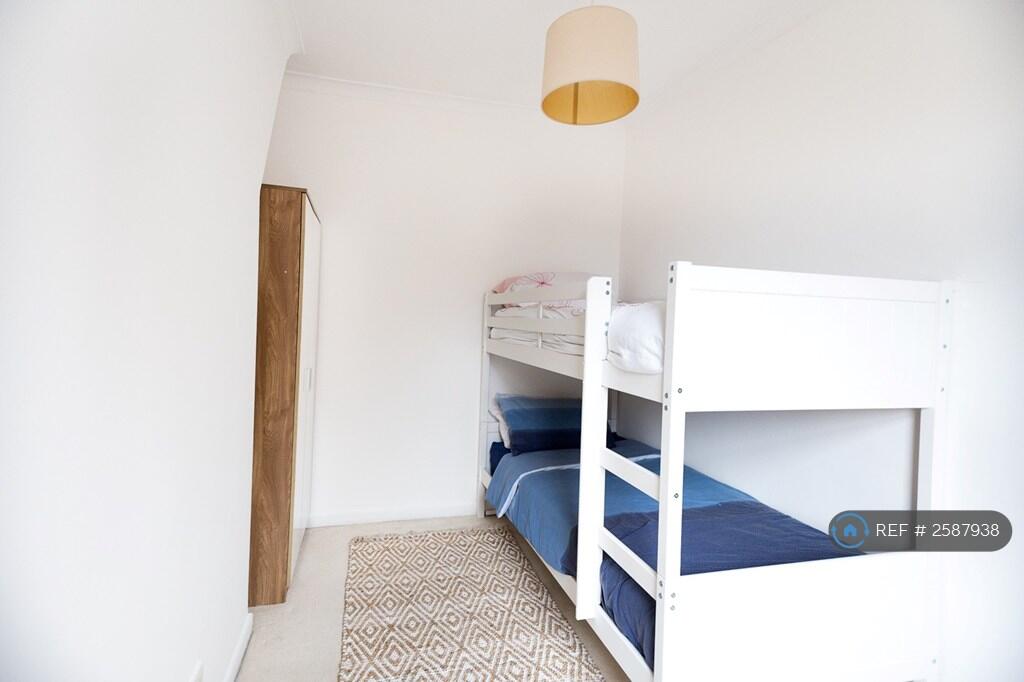 Room2- This Can Be Used As a Office