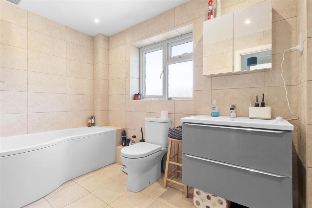 Family Bathroom/WC