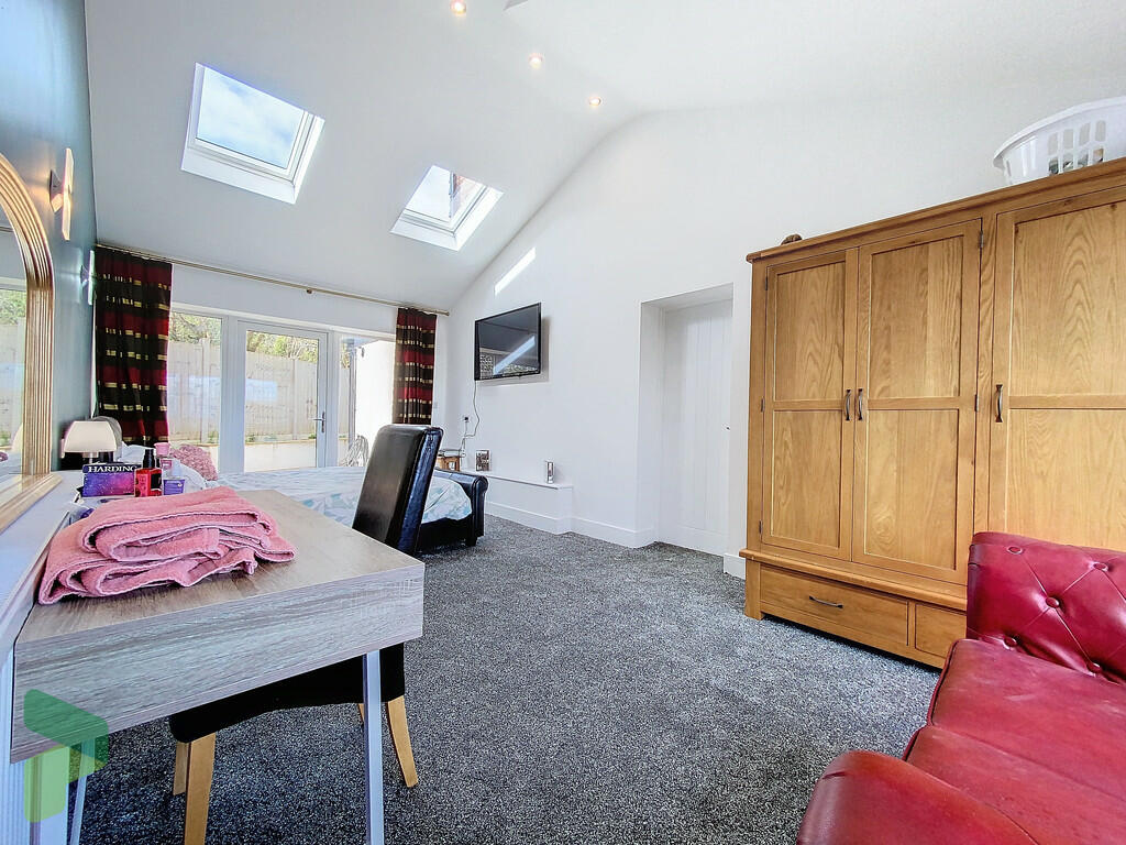 Ground Floor Fami...