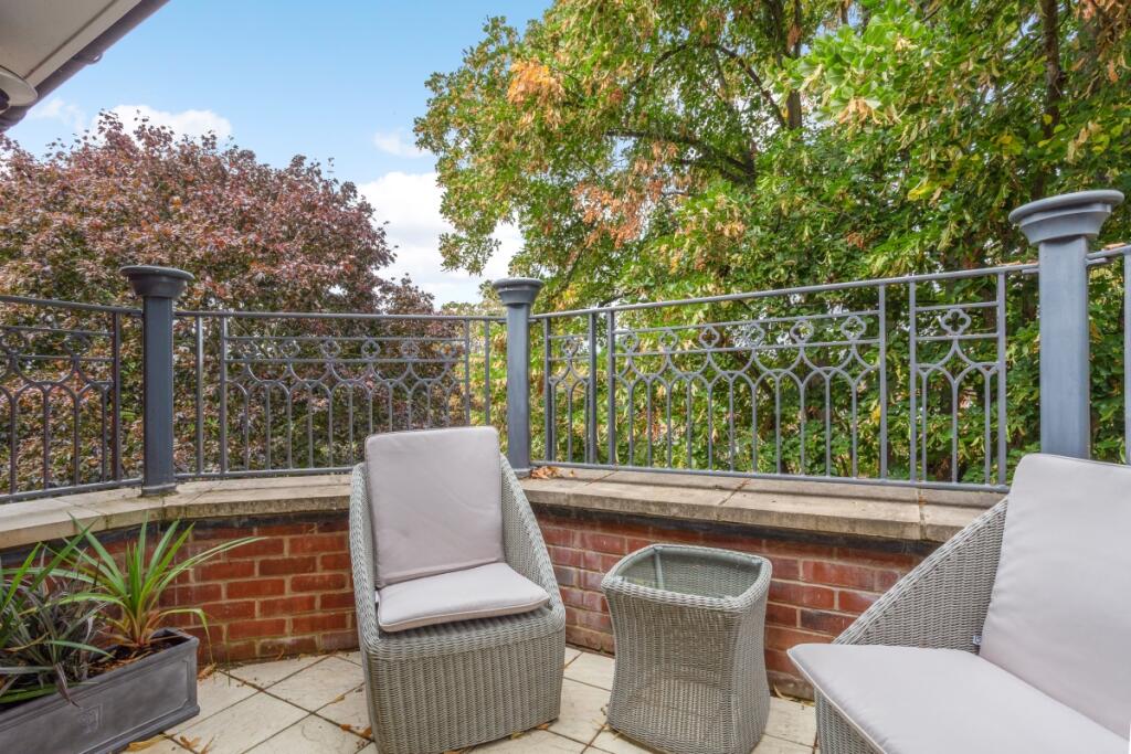 28 Windsor Court ...