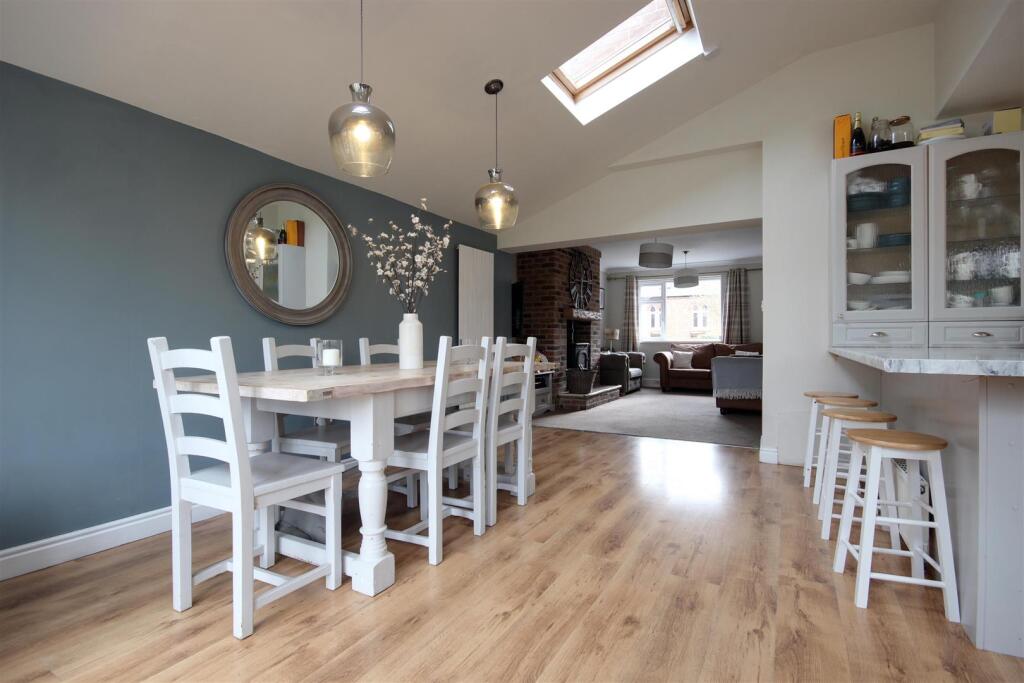 COMBINED KITCHEN &amp; DAY ROOM
