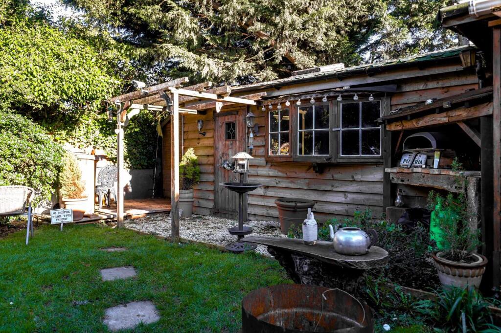Cabin.JPG
