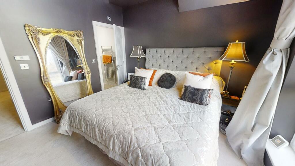 HomeDaze-Presents-Singleton-Drive-M25-5-BED-MODERN