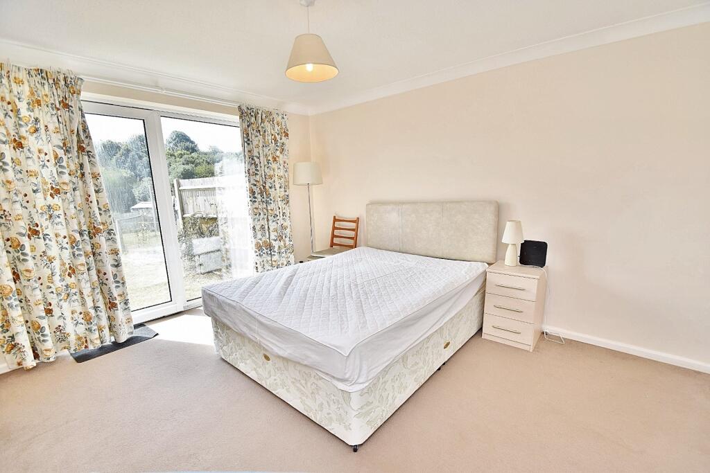 Reception Room / Bed