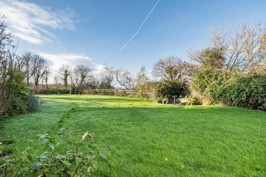 1386820-16-69304e17401b2