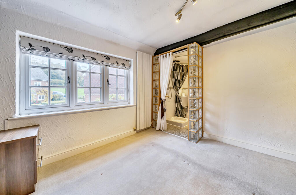 1371564-7-68f79d2...