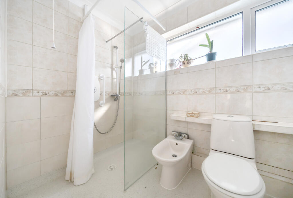 1340485-7-689b5ed...