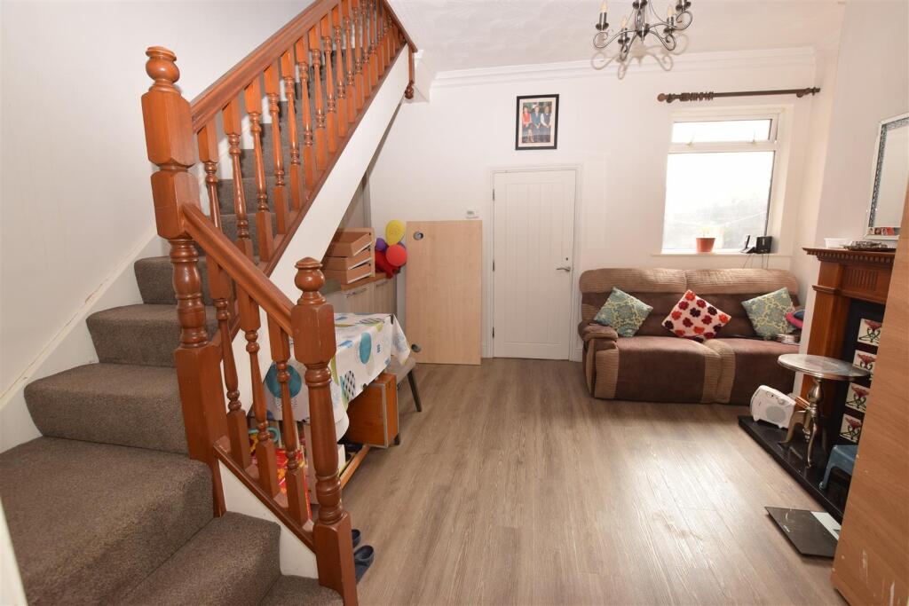 SITTING ROOM