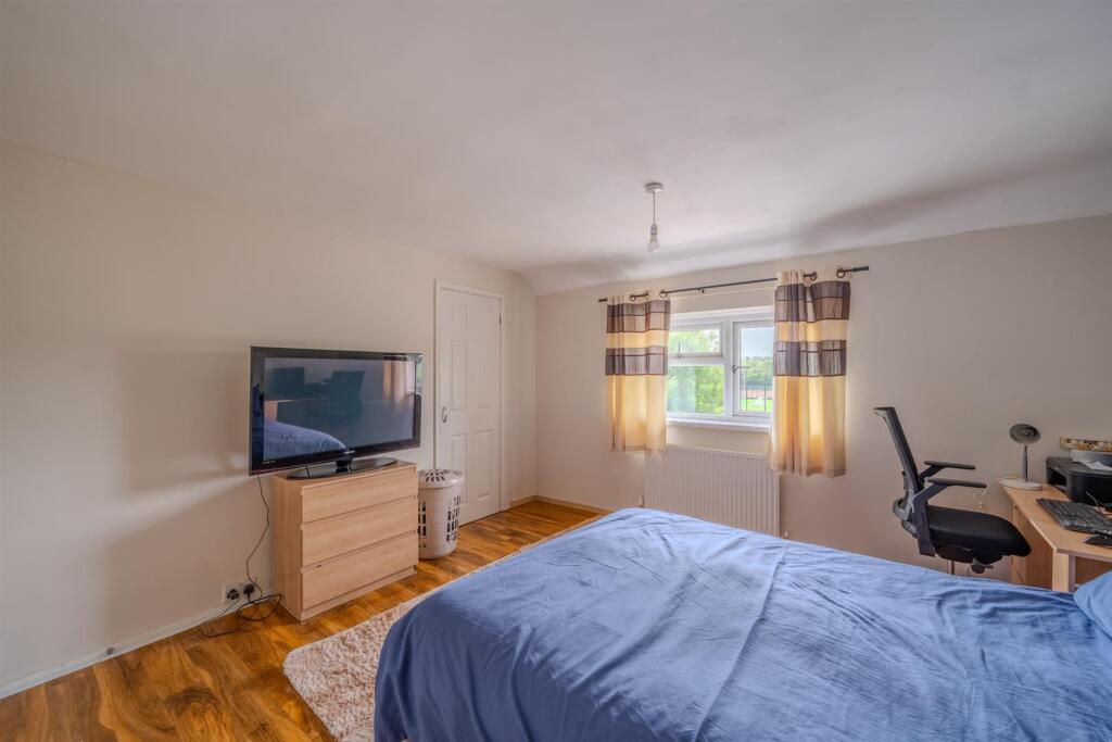 92 Court Farm Road-7.jpg