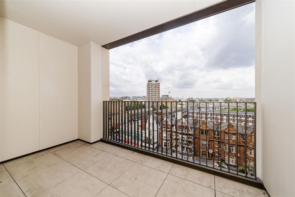 Balcony                .jpg