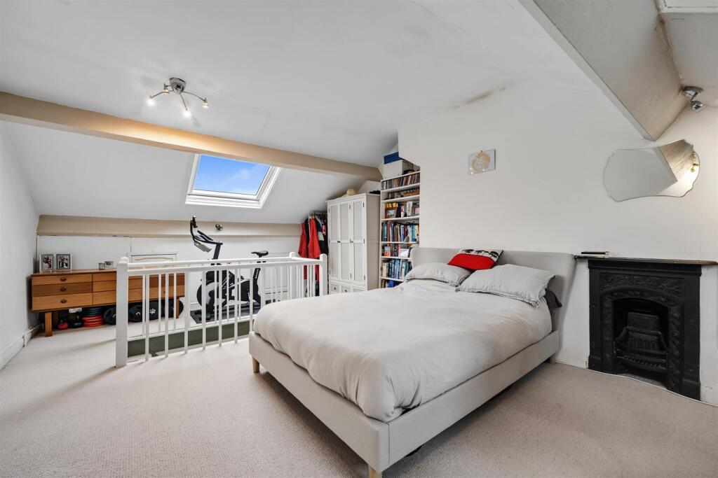 Saxton Mee 11 Hope Road 0030.jpg