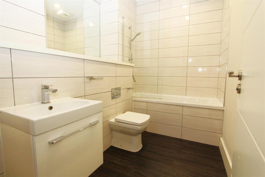 Bathroom.JPG
