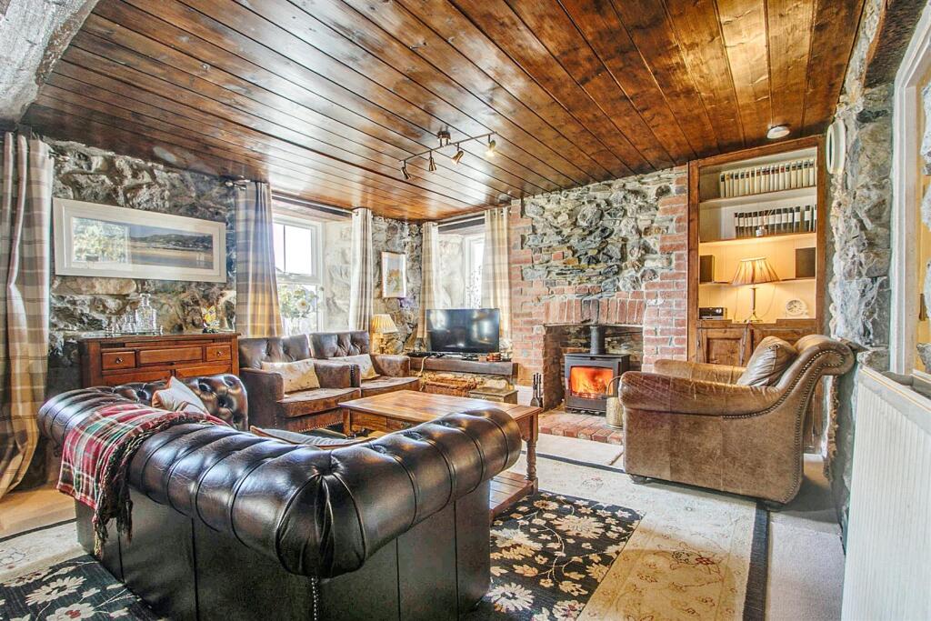 Sitting room house 1  (1).jpg